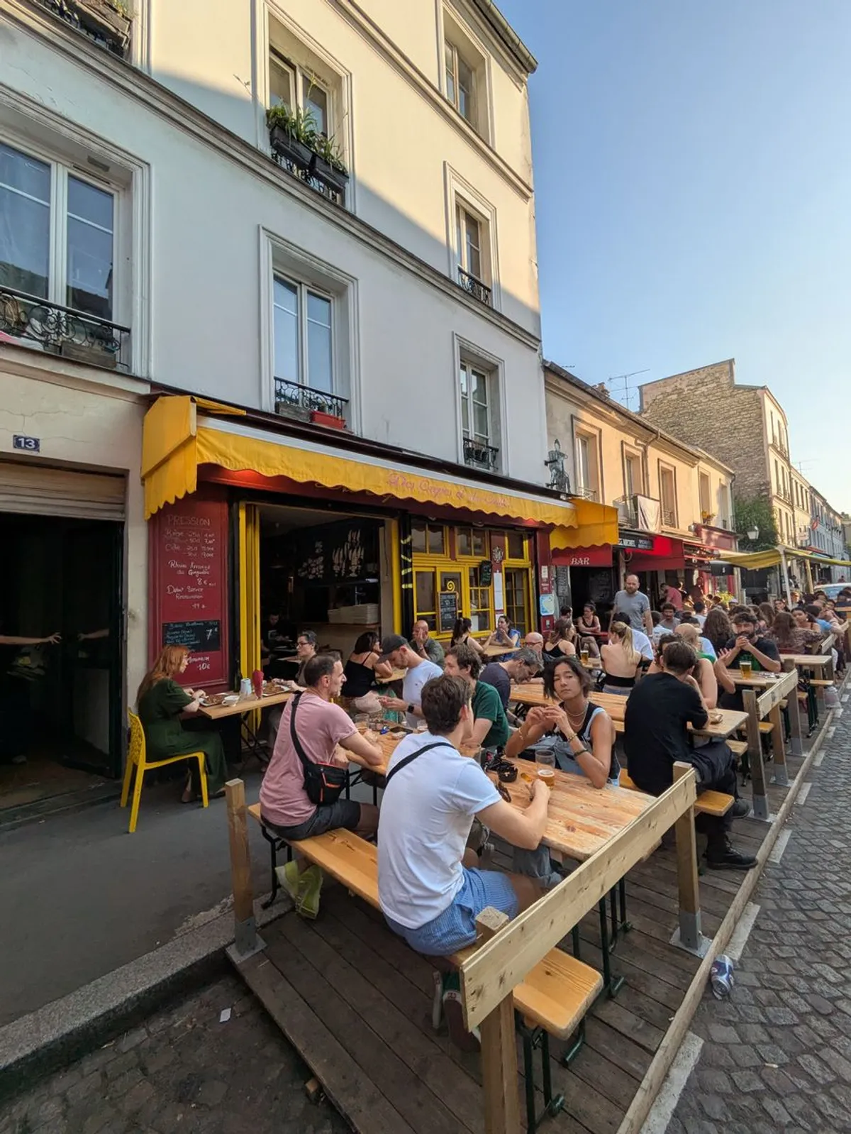 Vue Perspective Clients Dejeuner Terrasse Bois